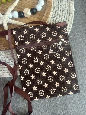 NWT Girls Brown Mini Crossbody  w/ Floral & Star Motif